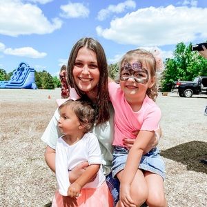 Meet your Posher, Elizabeth